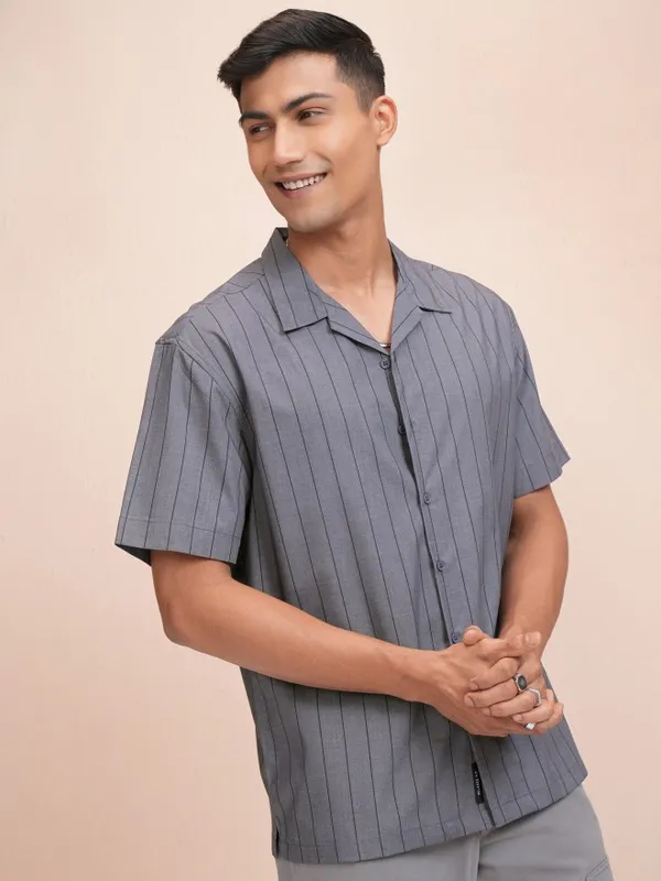 Locomotive Men Blue Striped Relaxed Fit Casual Shirt