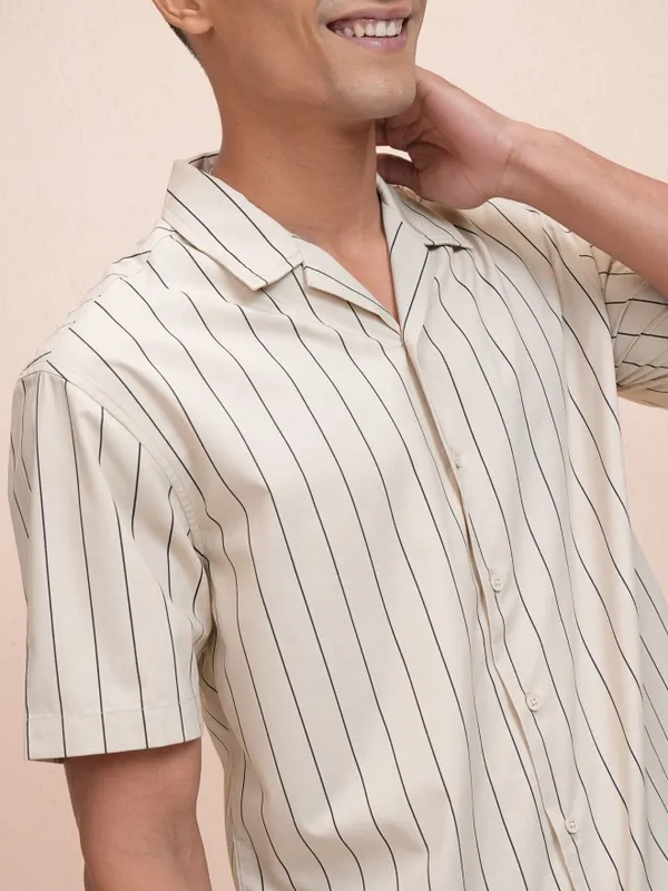 Locomotive Men Beige Striped Relaxed Fit Casual Shirt