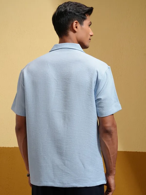 Locomotive Men Blue Solid Relaxed Fit Casual Shirt