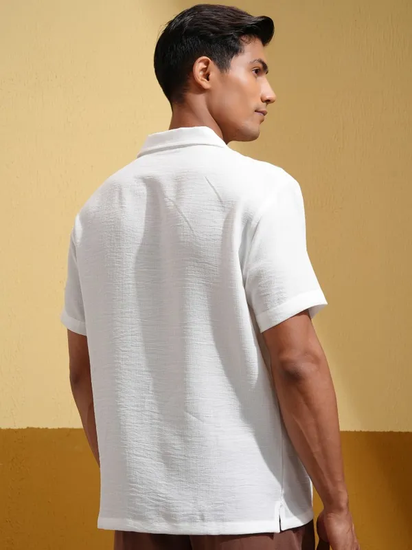 Locomotive Men White Solid Relaxed Fit Casual Shirt