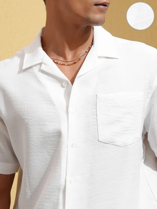 Locomotive Men White Solid Relaxed Fit Casual Shirt