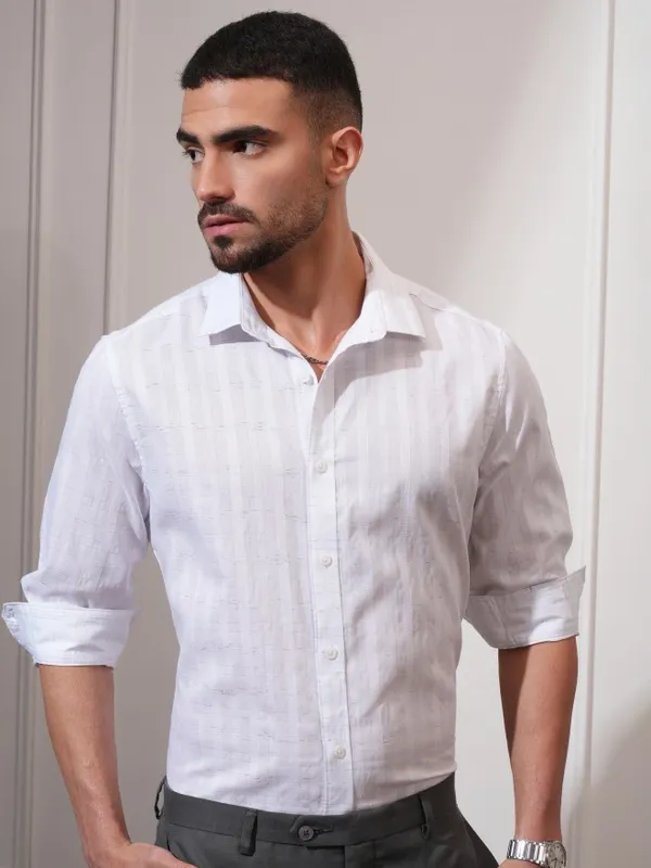Locomotive Men White Striped Slim Fit Casual Shirt