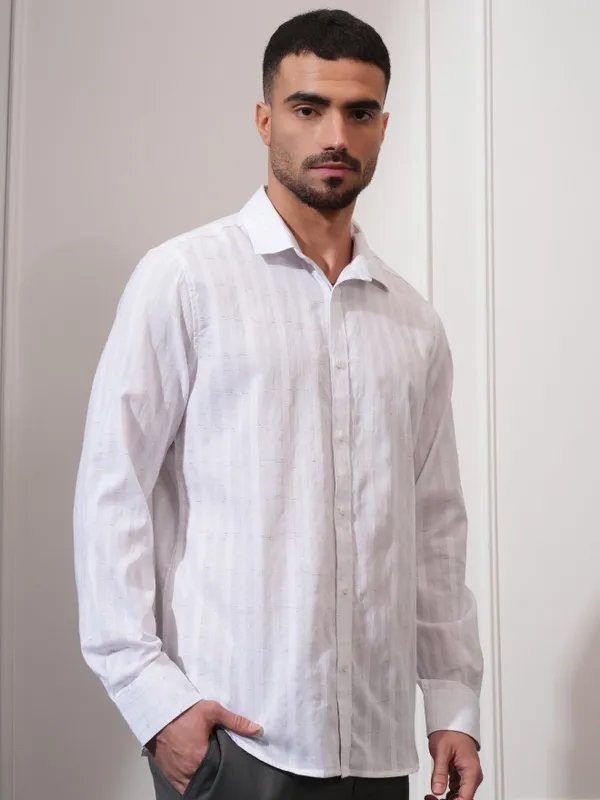 Locomotive Men White Striped Slim Fit Casual Shirt