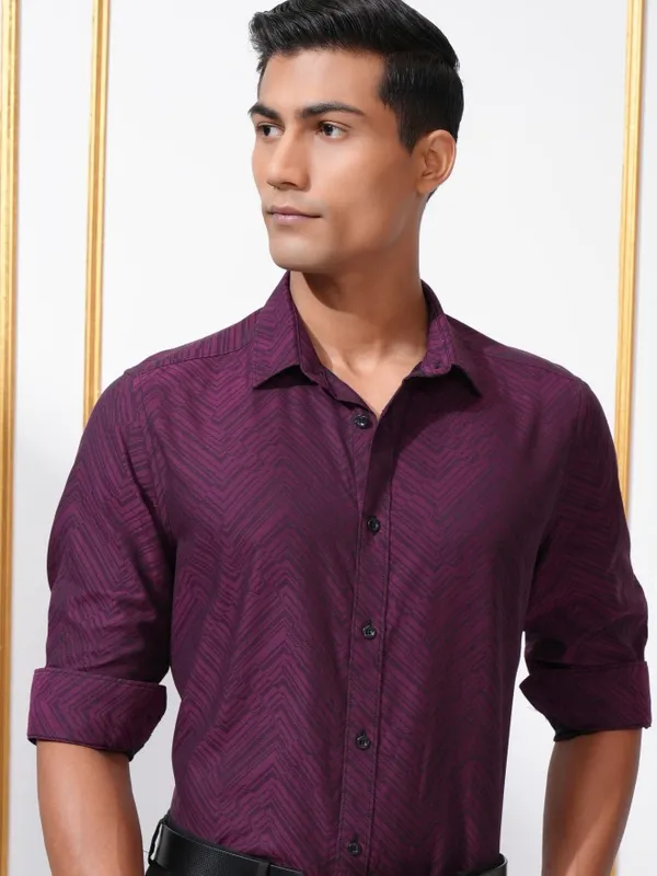 Locomotive Men Purple Printed Slim Fit Casual Shirt