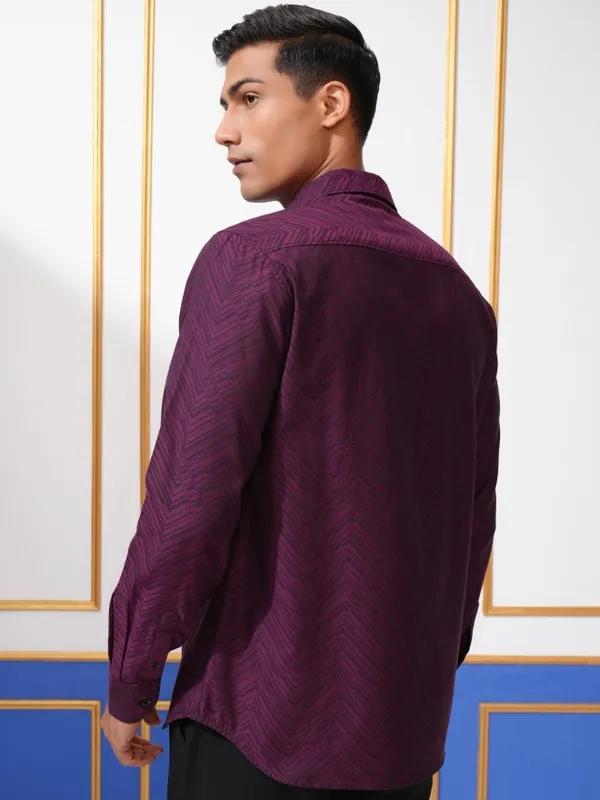 Locomotive Men Purple Printed Slim Fit Casual Shirt