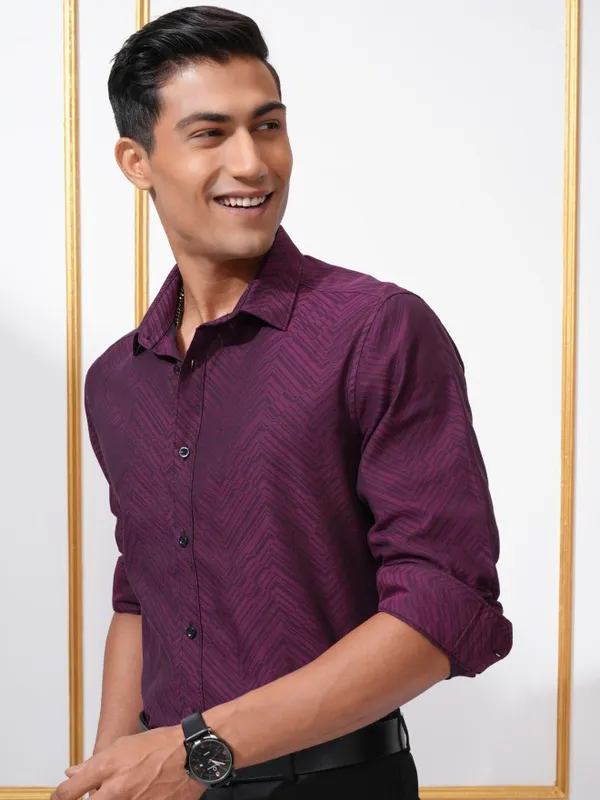 Locomotive Men Purple Printed Slim Fit Casual Shirt