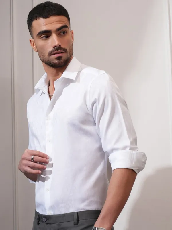 Locomotive Men White Textured Slim Fit Casual Shirt