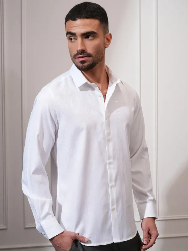Locomotive Men White Textured Slim Fit Casual Shirt