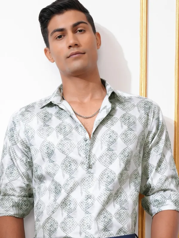 Locomotive Men Green Printed Slim Fit Casual Shirt