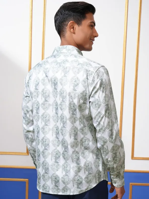 Locomotive Men Green Printed Slim Fit Casual Shirt