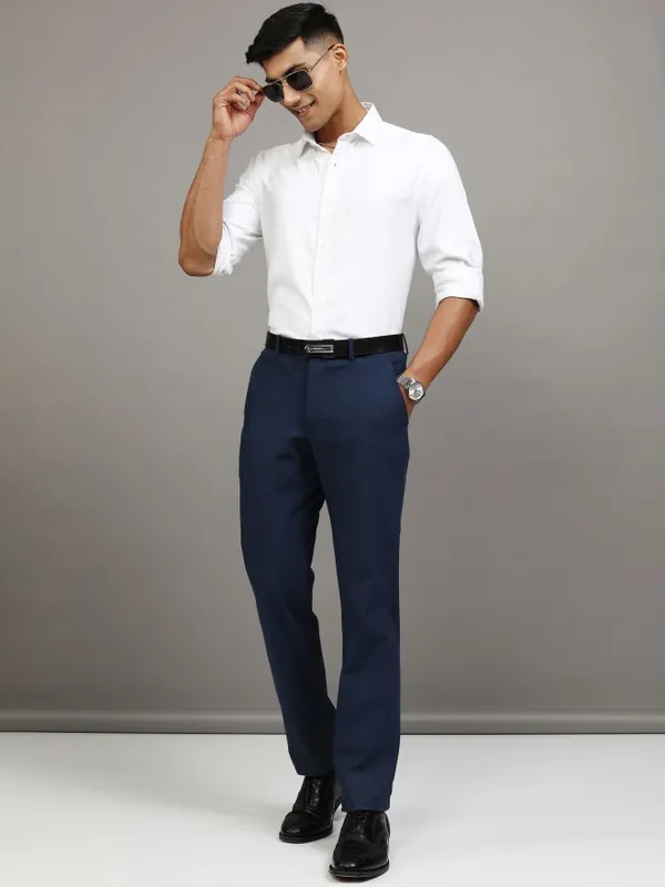 Locomotive Men White Textured Slim Fit Casual Shirt