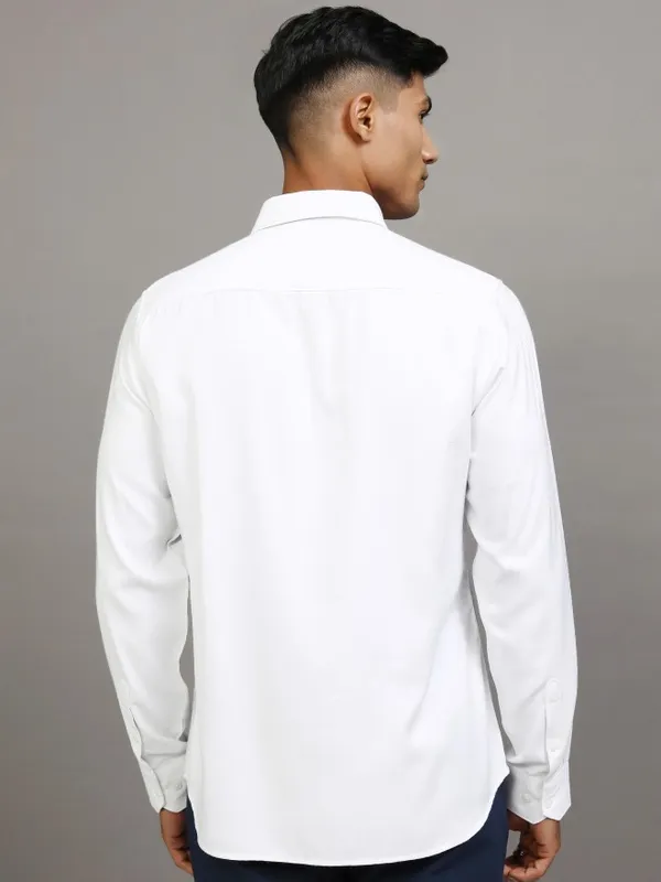 Locomotive Men White Textured Slim Fit Casual Shirt