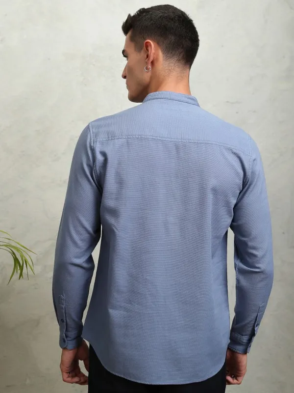 Highlander Men Blue Textured Relaxed Fit Casual Shirt