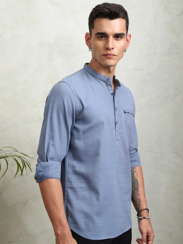 Highlander Men Blue Textured Relaxed Fit Casual Shirt