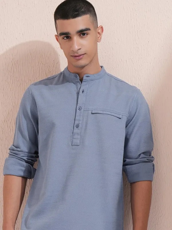 Highlander Men Blue Textured Regular Fit Casual Shirt