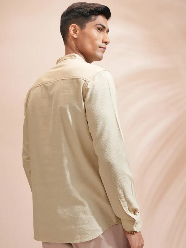 Highlander Men Beige Textured Regular Fit Casual Shirt