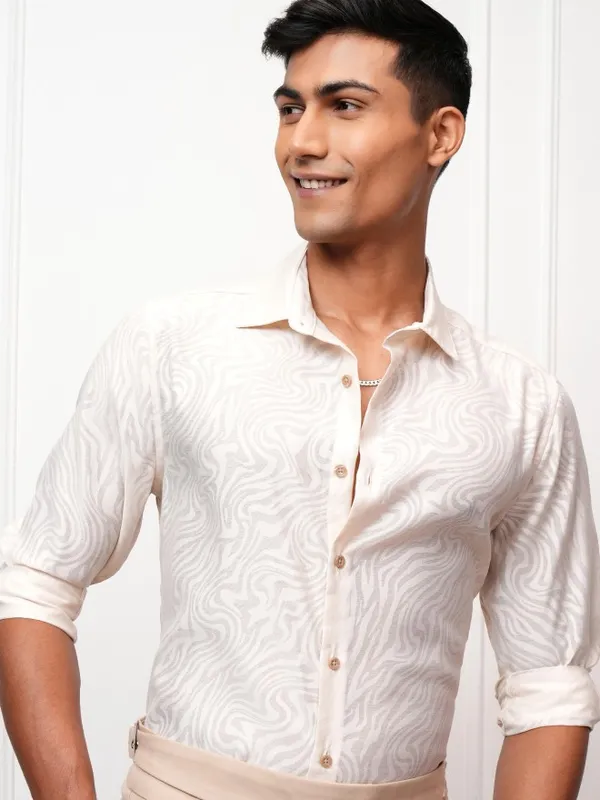 Locomotive Men Beige Printed Regular Fit Casual Shirt