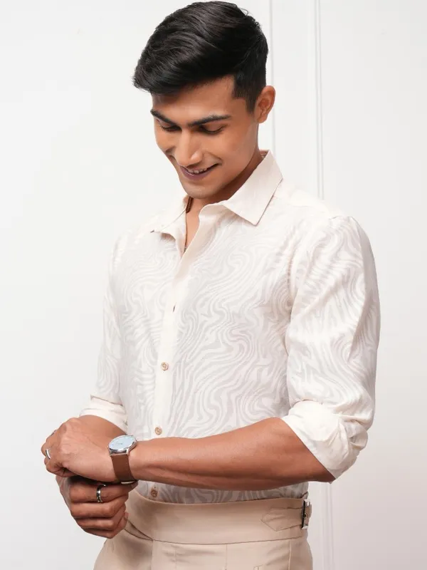 Locomotive Men Beige Printed Regular Fit Casual Shirt