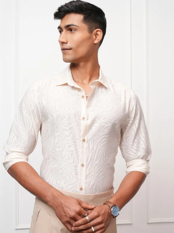 Locomotive Men Beige Printed Regular Fit Casual Shirt