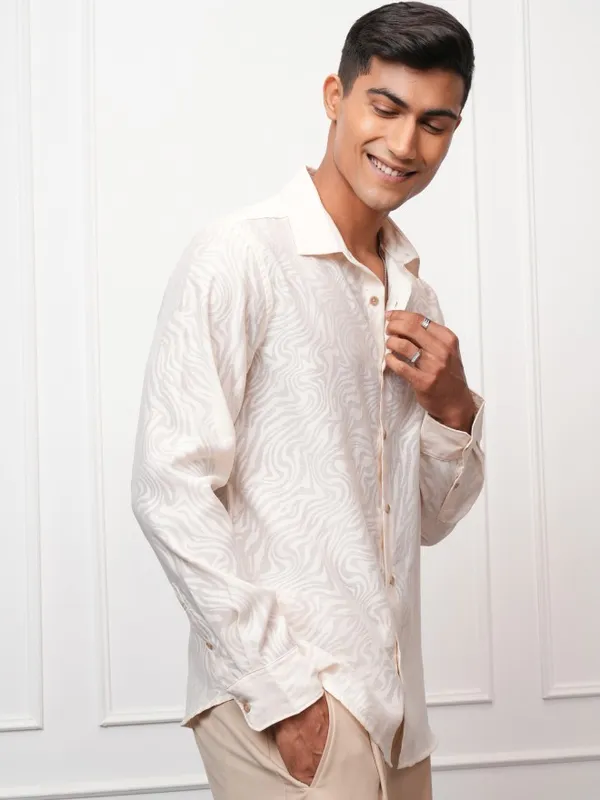 Locomotive Men Beige Printed Regular Fit Casual Shirt