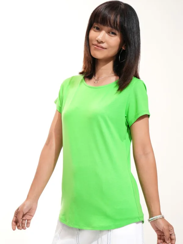 Tokyo Talkies Women Green Solid Round Neck T-Shirt