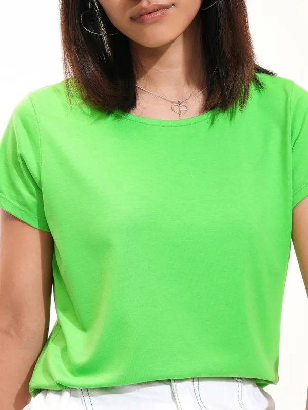 Tokyo Talkies Women Green Solid Round Neck T-Shirt