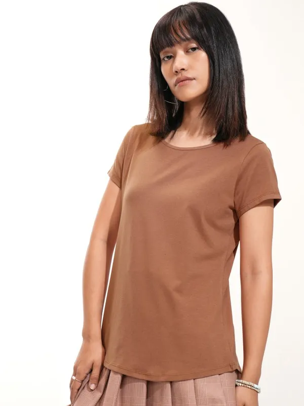 Tokyo Talkies Women Brown Solid Round Neck T-Shirt