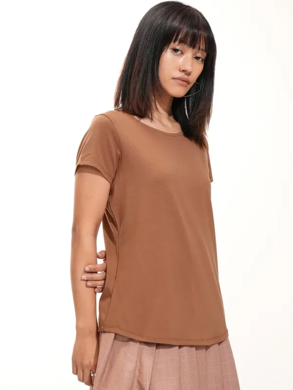 Tokyo Talkies Women Brown Solid Round Neck T-Shirt