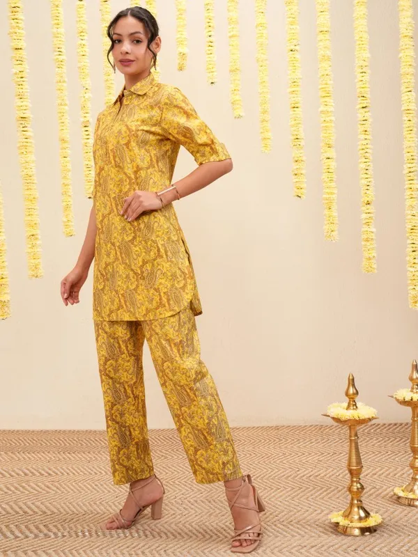 Vishudh Women Yellow Tunic With Trousers Co-Ords