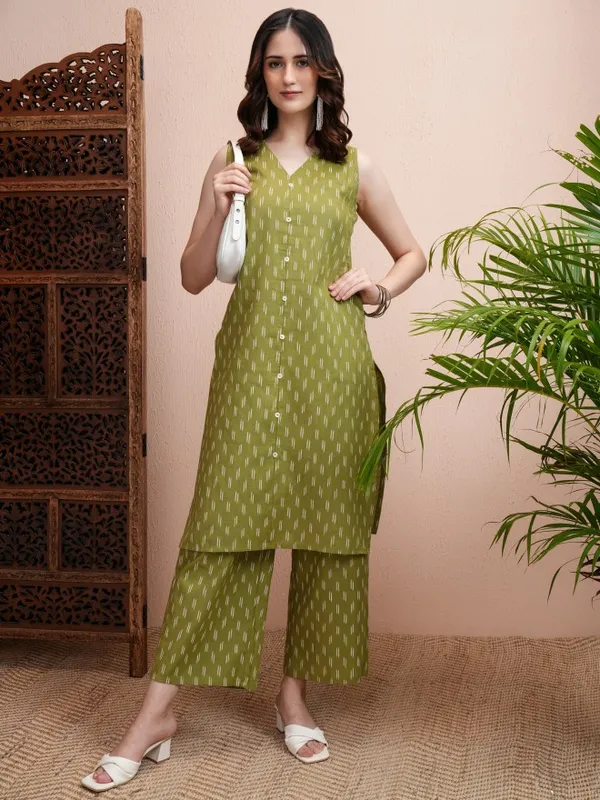 Women Kurta With Palazzos