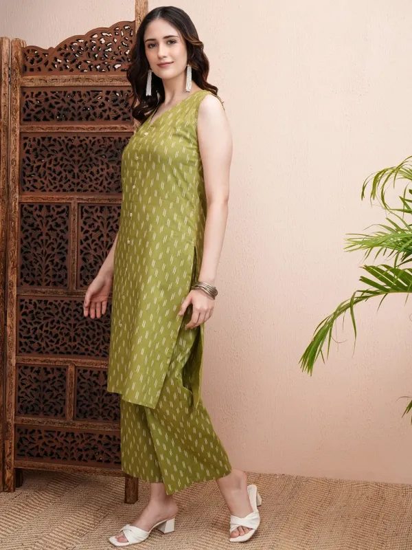 Women Kurta With Palazzos