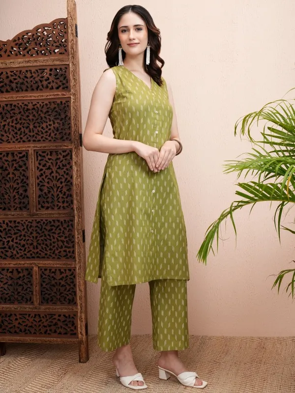 Women Kurta With Palazzos