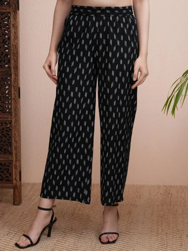Vishudh Women Black Printed Kurta With Palazzos
