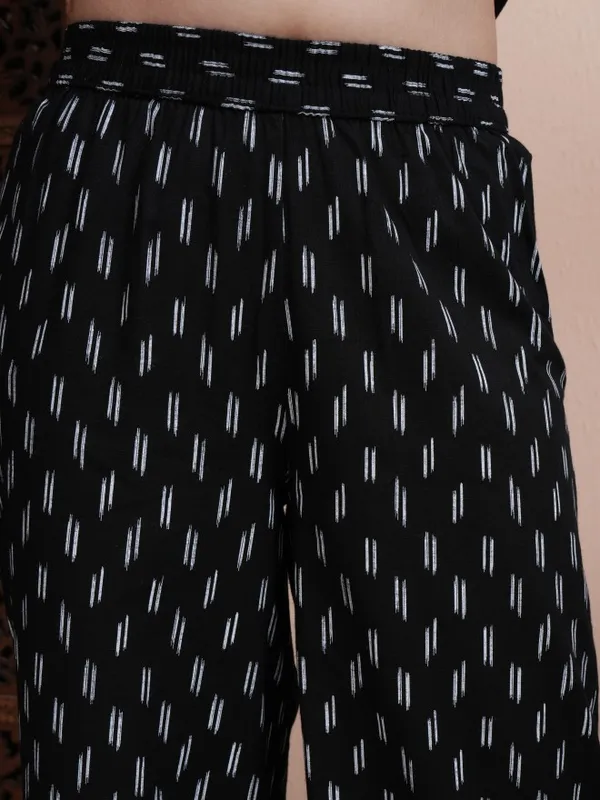 Vishudh Women Black Printed Kurta With Palazzos