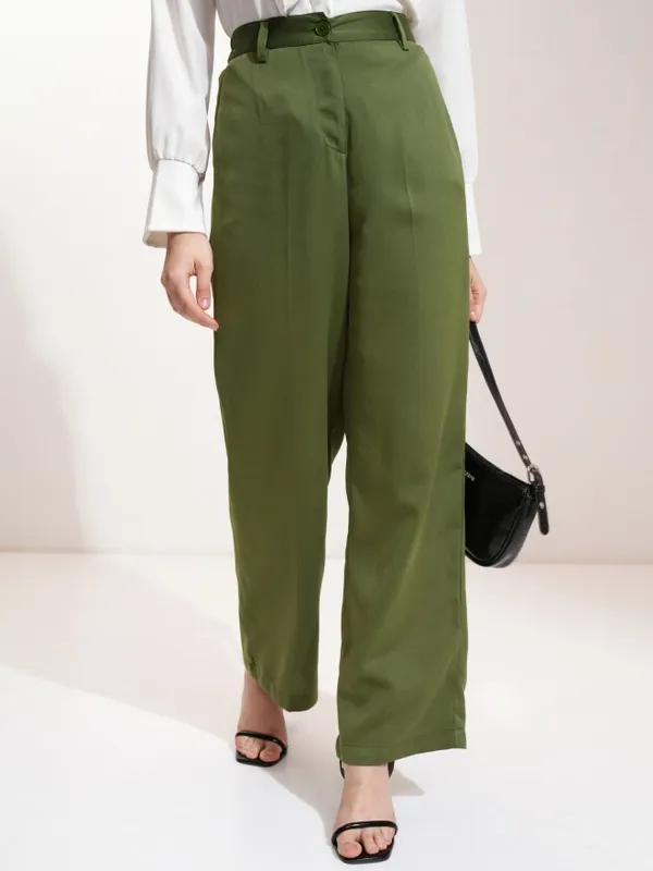 Tokyo Talkies Women Olive Solid Regular Fit Casual Trouser