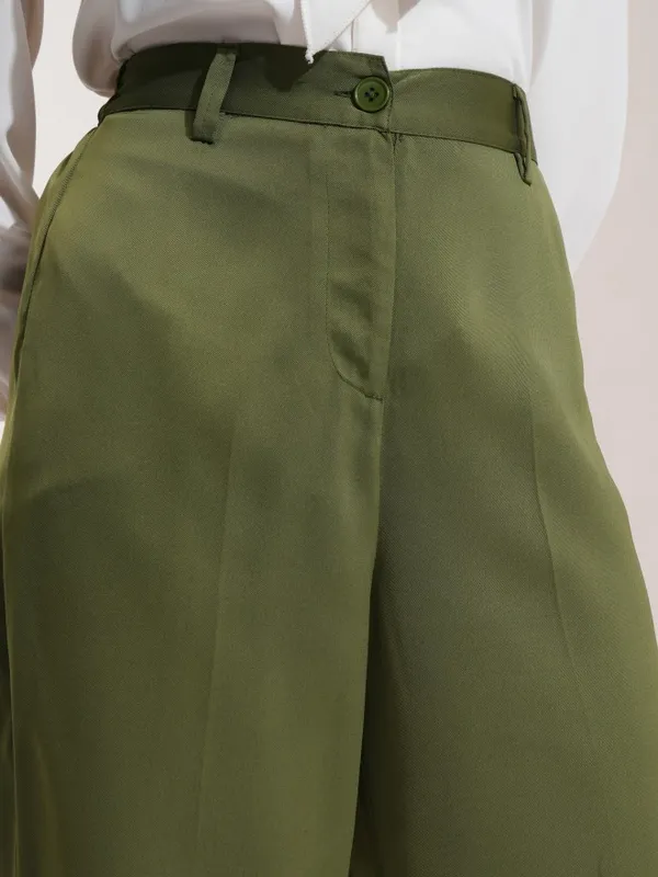 Tokyo Talkies Women Olive Solid Regular Fit Casual Trouser