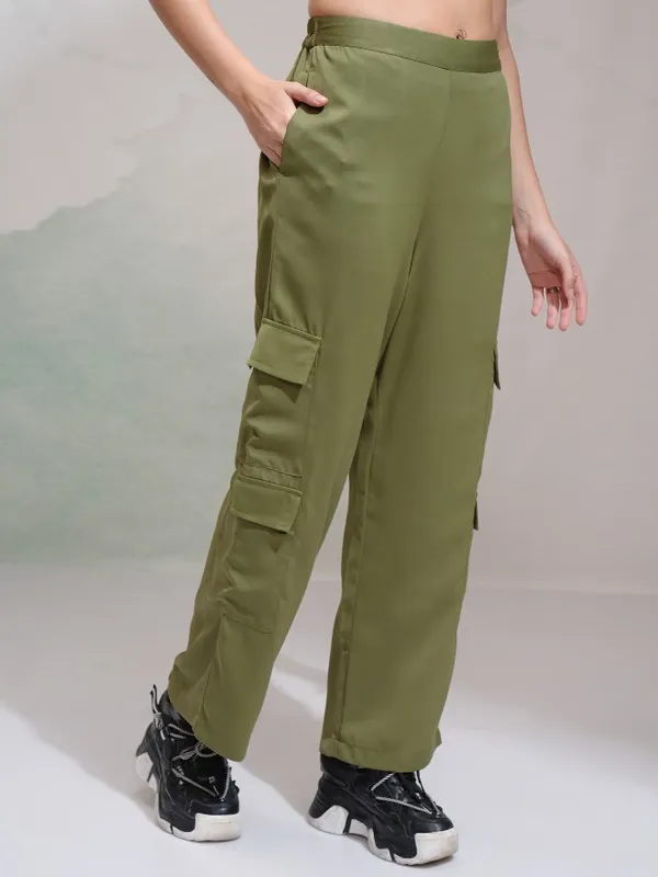 Tokyo Talkies Women Olive Solid Straight Fit Cargos