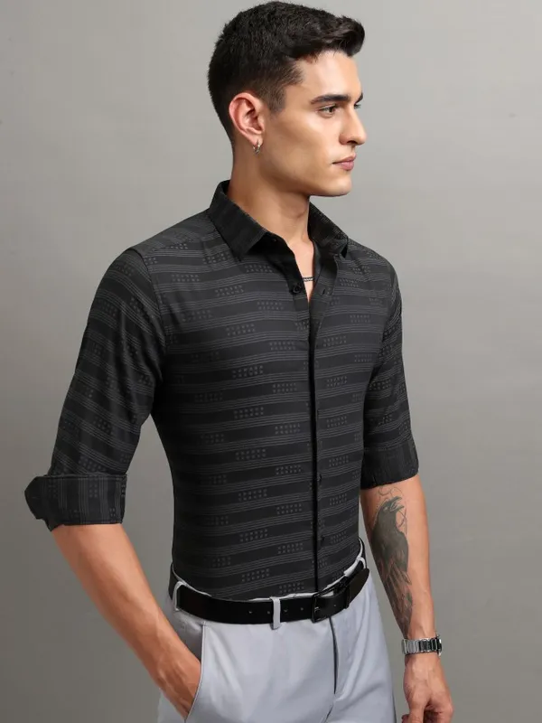 Highlander Men Black Striped Slim Fit Casual Shirt