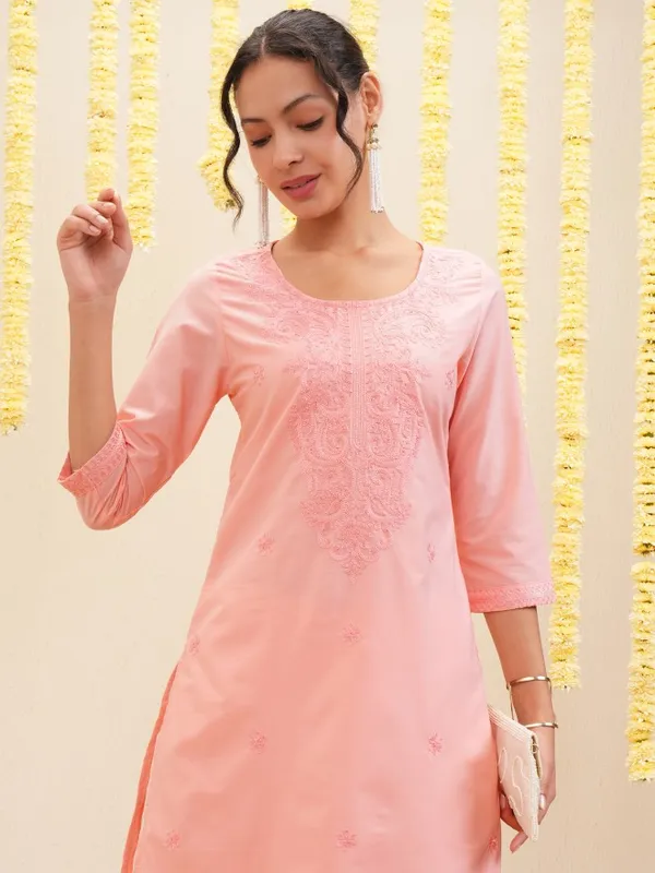 Vishudh Women Peach Embroidered Straight Kurta