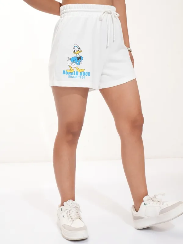 Disney By Tokyo Talkies Women White Donald Duck Relaxed Fit Shorts