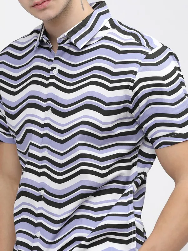 Highlander Men White Printed Slim Fit Casual Shirt