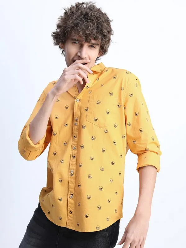 Highlander Men Yellow Printed Slim Fit Casual Shirt