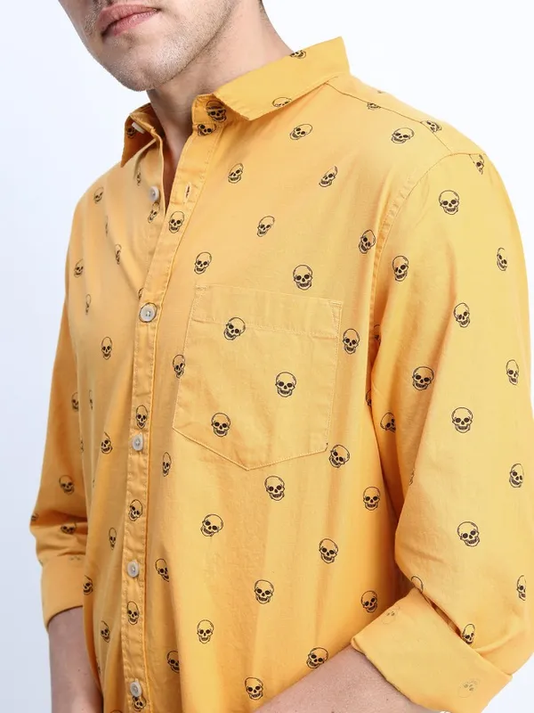 Highlander Men Yellow Printed Slim Fit Casual Shirt