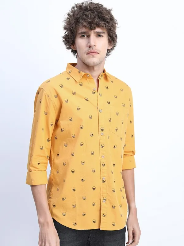 Highlander Men Yellow Printed Slim Fit Casual Shirt