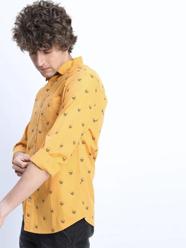 Highlander Men Yellow Printed Slim Fit Casual Shirt