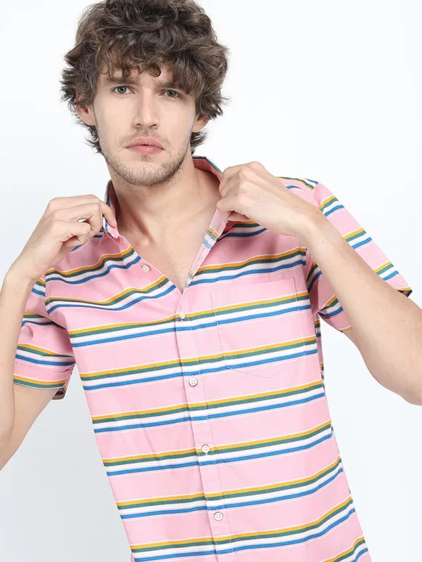 Highlander Men Pink Striped Slim Fit Casual Shirt