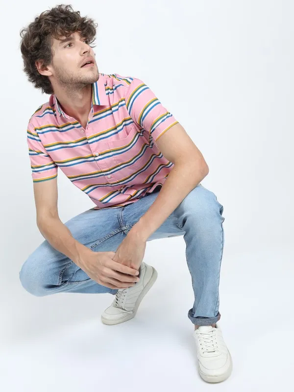 Highlander Men Pink Striped Slim Fit Casual Shirt