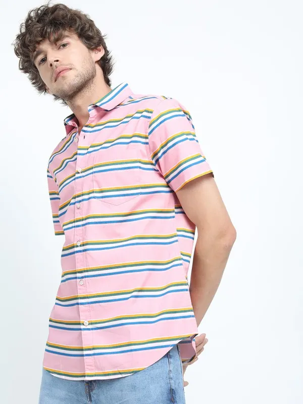Highlander Men Pink Striped Slim Fit Casual Shirt