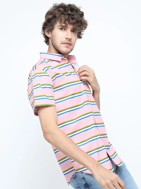 Highlander Men Pink Striped Slim Fit Casual Shirt