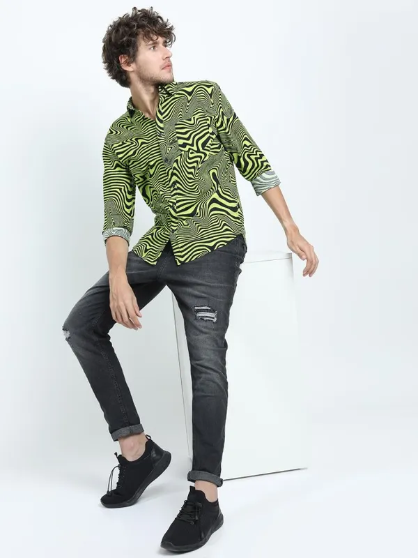 Highlander Men Black Printed Slim Fit Casual Shirt